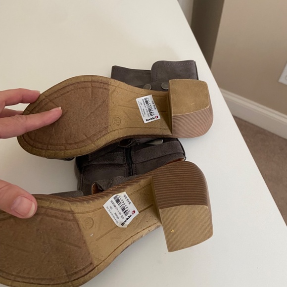 Brenna Strappy Heeled Sandal - Picture 7 of 7